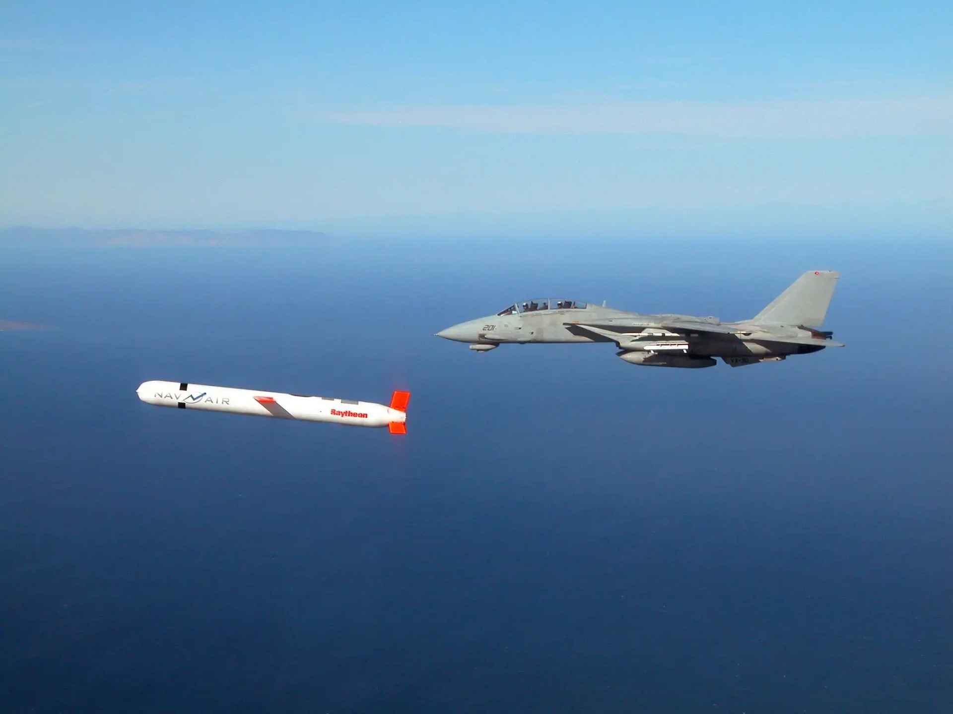 Trump va “lancer des Tomahawk” vers la Russie: “Prêt à lever le veto aux super-armes pour Kiev!