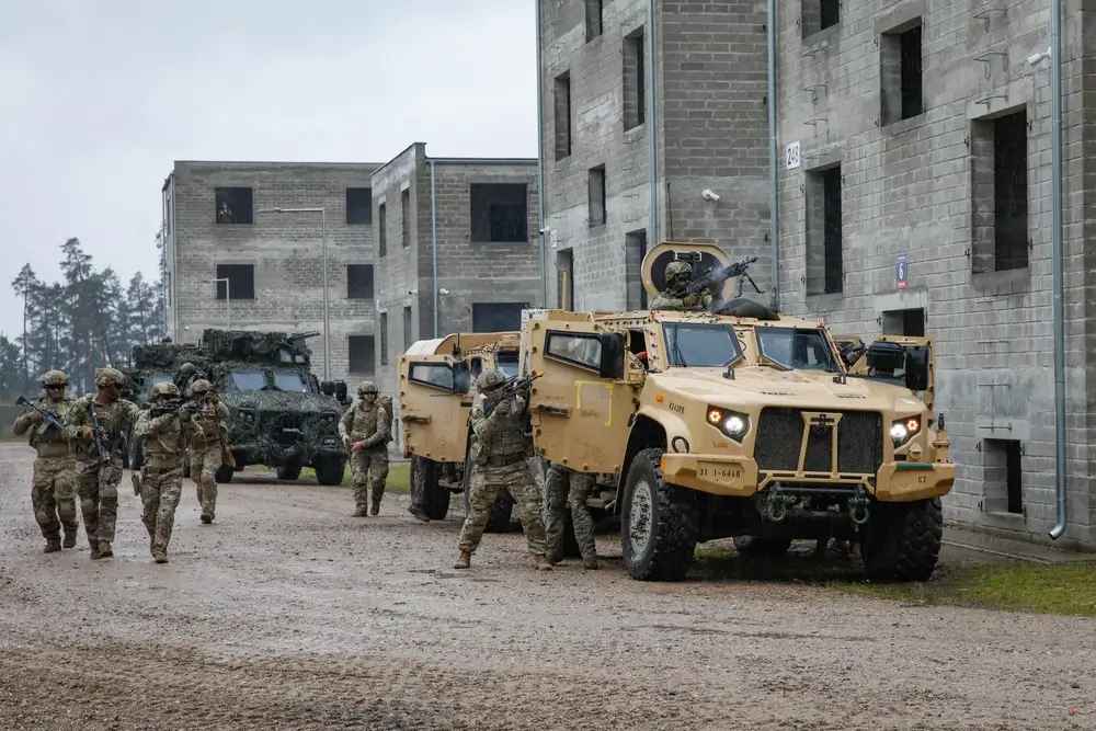 Les États-Unis investiront 1 000 milliards de dollars dans l'armée