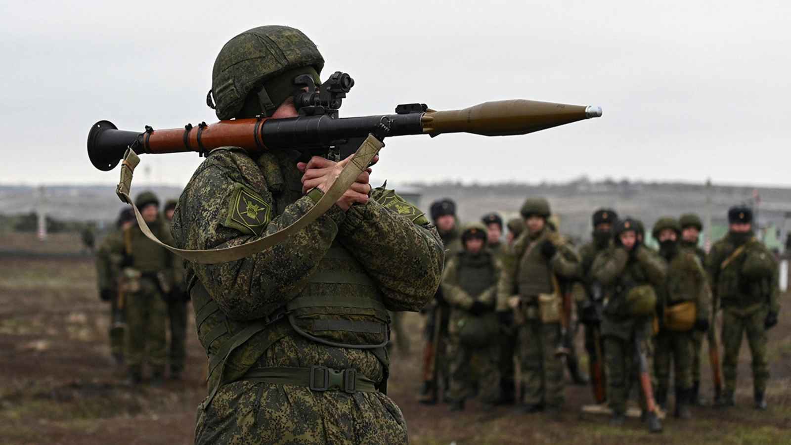 La Russie revendique des gains à Donetsk, l'Ukraine signale des drones et combats intenses.
