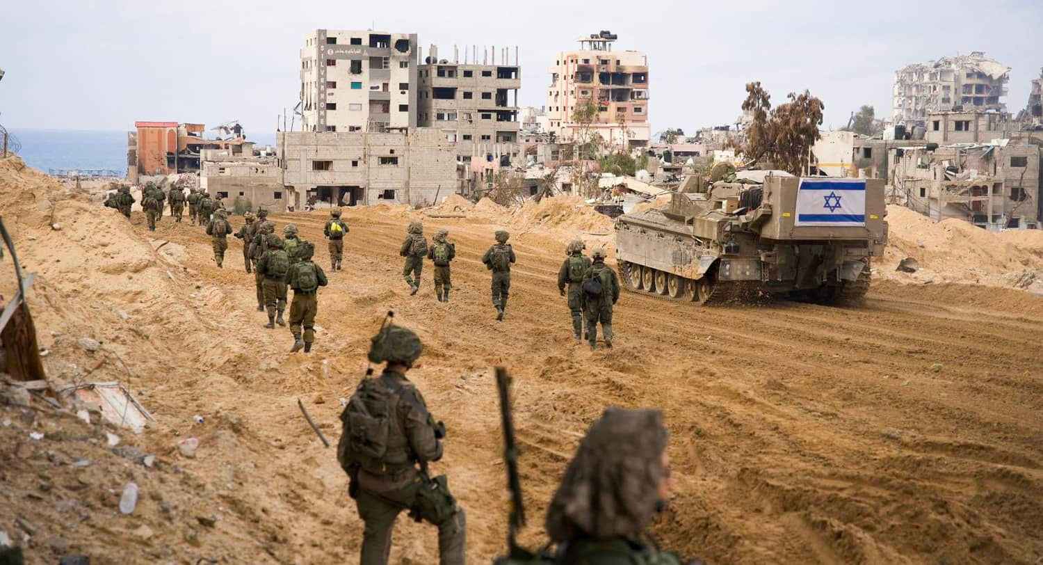 L'armée israélienne poursuit son retrait de Gaza, le Hamas prêt à libérer les otages