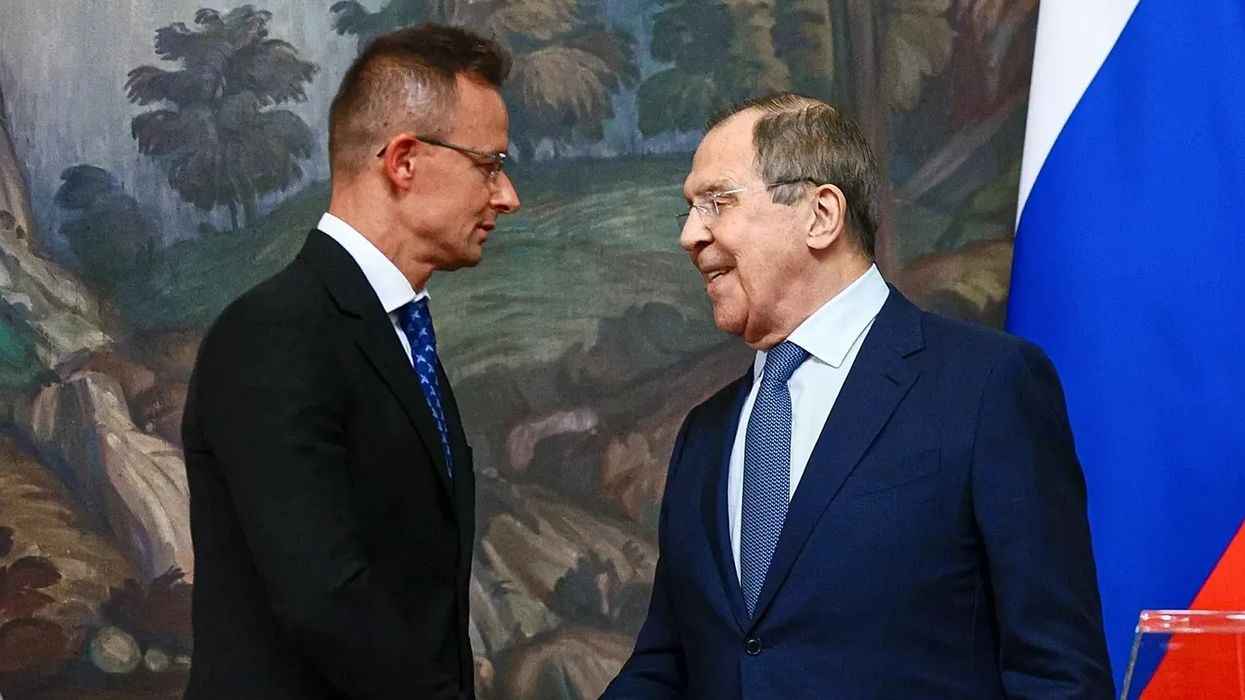 L'UE tance le chef de la diplomatie hongroise pour sa participation à un forum énergétique à Moscou