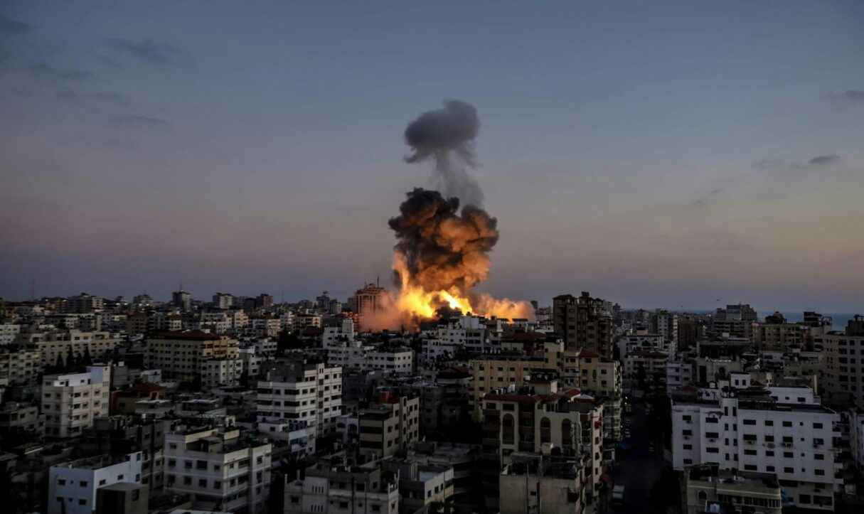 L'armée israélienne attaque Gaza : Hamas a violé la trêve, selon médias israéliens
