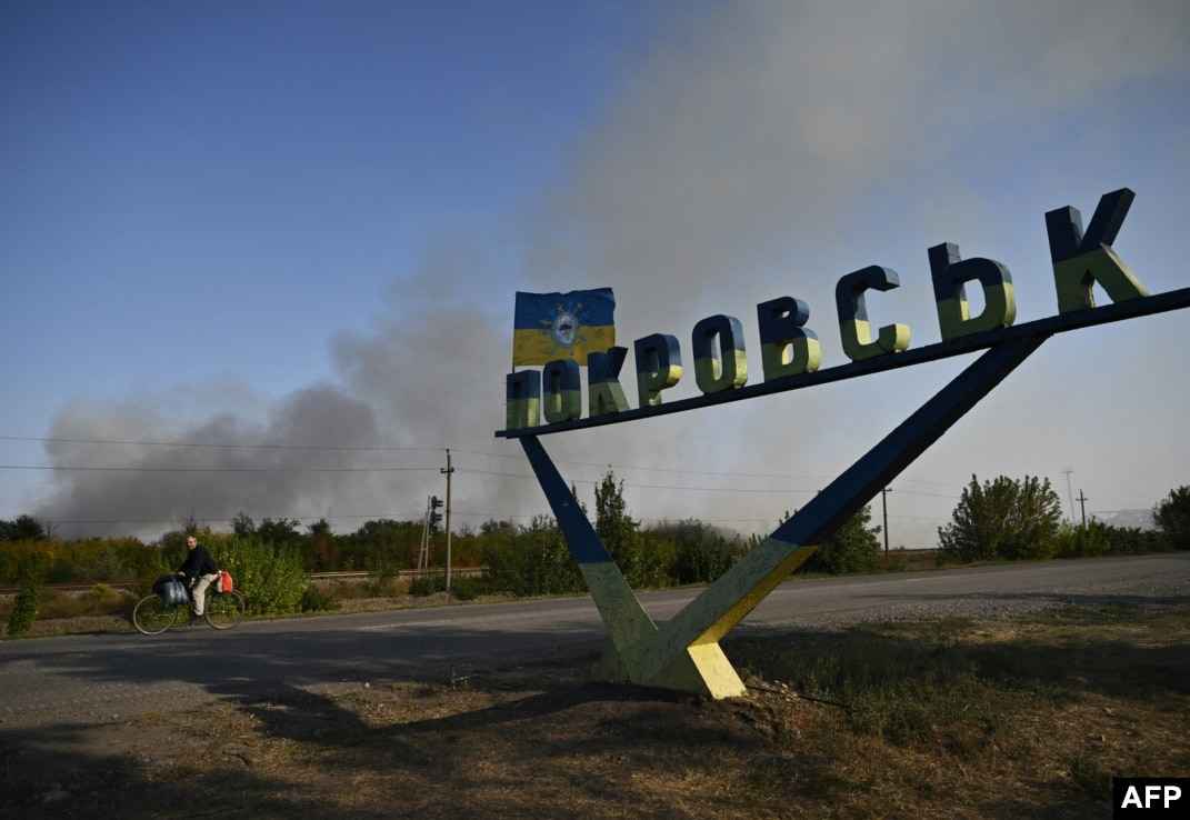 Pokrovski se rend, Moscou avance au cœur de Donetsk