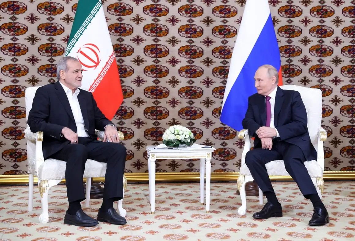 Téhéran et Moscou signent un accord pour de nouvelles centrales nucléaires en Iran