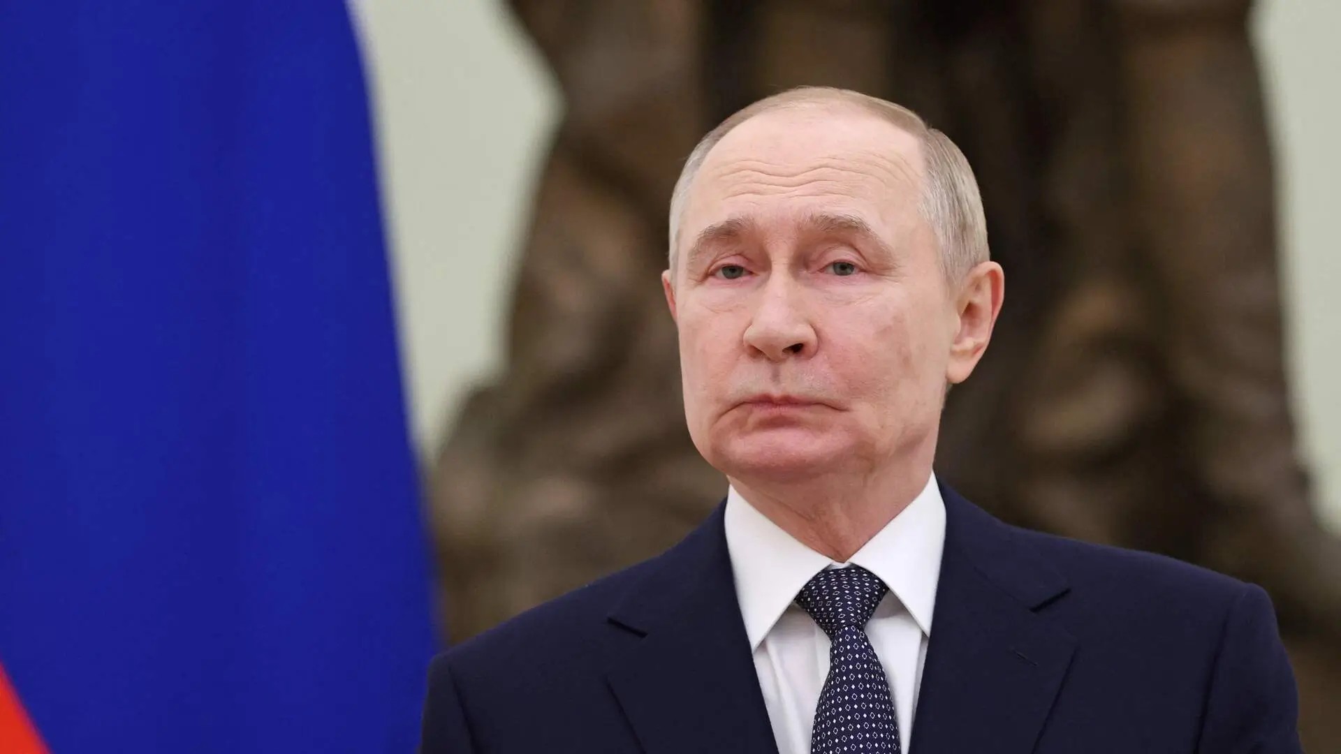 Doutes sur la santé de Poutine: sa présence au défilé relance les soupçons de cancer