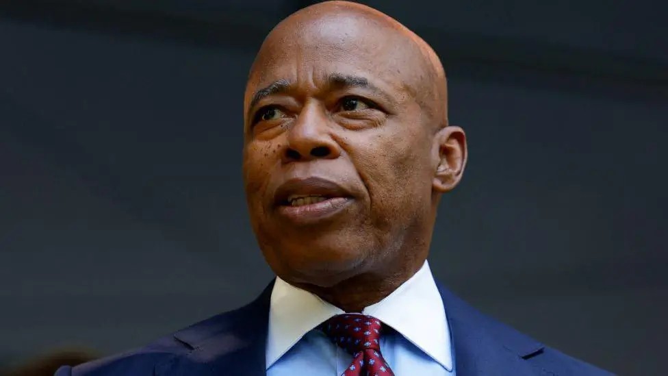 Séisme politique à New York / Le maire se retire de la course 5 semaines avant le vote