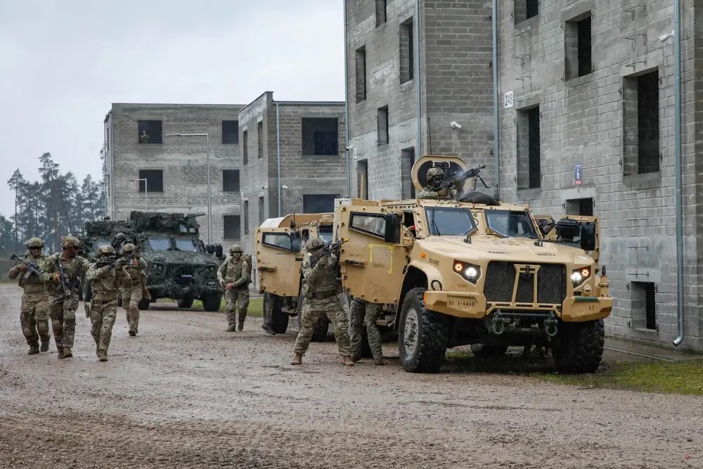 Les États-Unis investiront 1 000 milliards de dollars dans l'armée