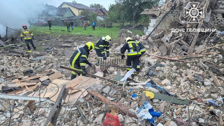 Ukraine: cinq tués par la Russie. Irritée par les USA, Moscou lance 50 missiles et 500 drones