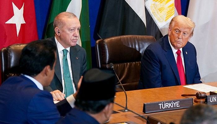 Israël-Hamas se rencontrent lundi / En présence de Trump, l'accord de paix est signé