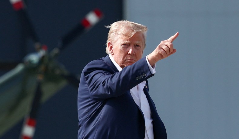 La guerre est finie”, Trump arrive en Israël – accueilli sur tapis rouge