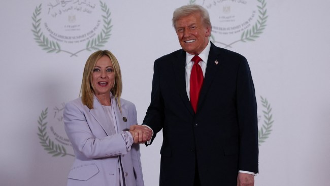 Tous “tirent” sur Meloni / Trump: Tu es très belle, Erdogan: Arrête de fumer