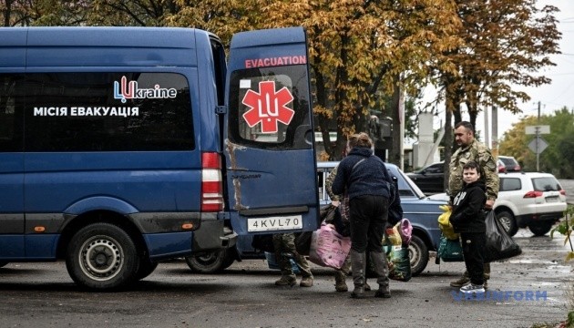 L'Ukraine ordonne une évacuation massive / Grande bataille pour Koupiansk, 600 enfants évacués