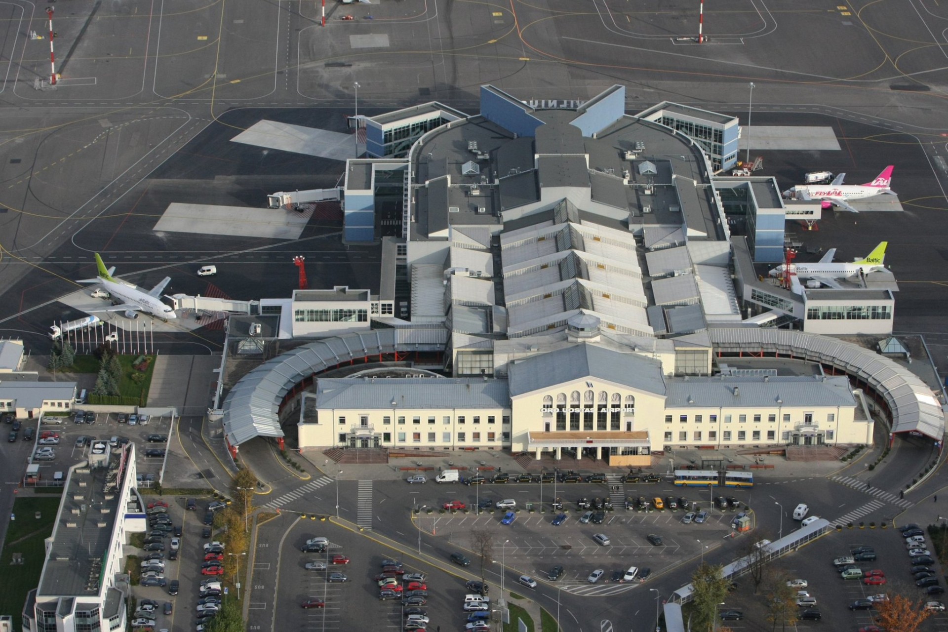 La Lituanie ferme ses aéroports à cause de ballons venus de Biélorussie, selon le ministère.