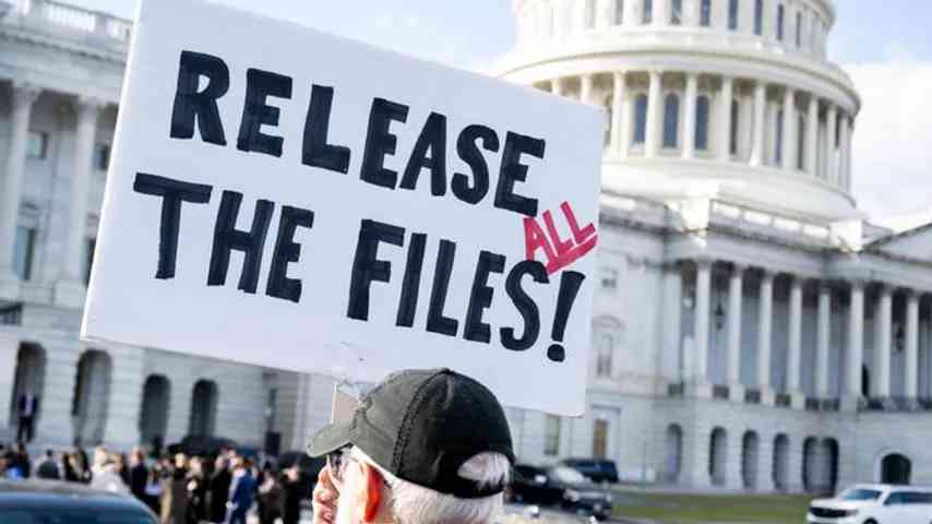 Affaire Epstein : Donald Trump signe la loi pour rendre le dossier public