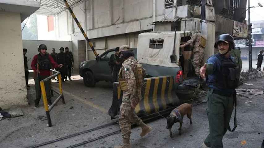 Attaque contre le siège de la police fédérale au Pakistan, trois morts