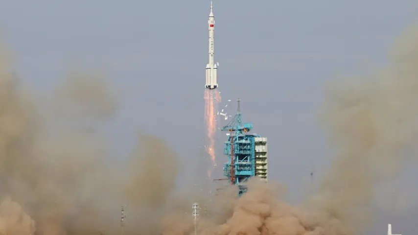 Chine: mission de sauvetage dans l'espace / Urgence à la station orbitale Tiangong