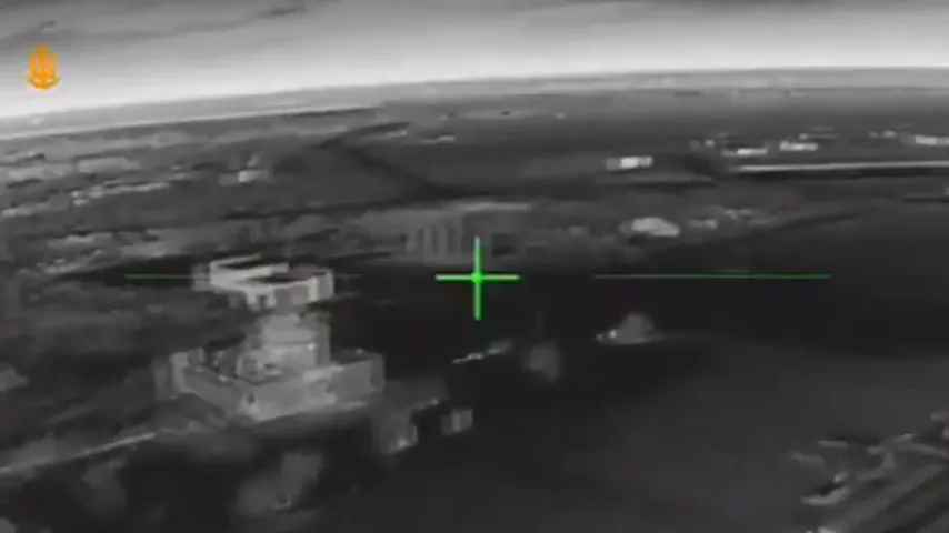 Les Ukrainiens détruisent une base russe en Crimée par une seule frappe, images publiées