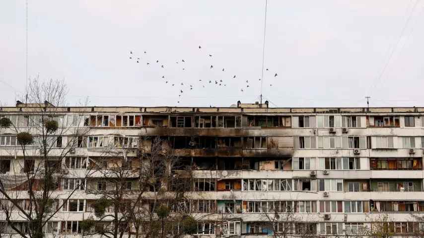 Nuit d'enfer à Kiev : 6 morts, pluie de drones et de roquettes russes