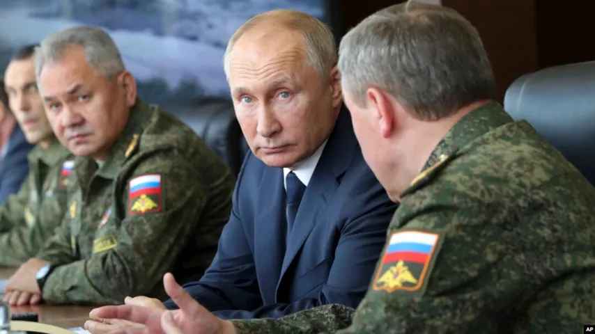 Ukraine : le plan de Washington octroie Donetsk et Louhansk à Moscou, Zelensky veut une "paix digne"