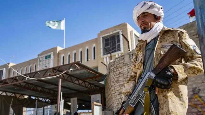 Affrontement meurtrier Afghanistan-Pakistan: les deux camps s'accusent de briser le cessez-le-feu