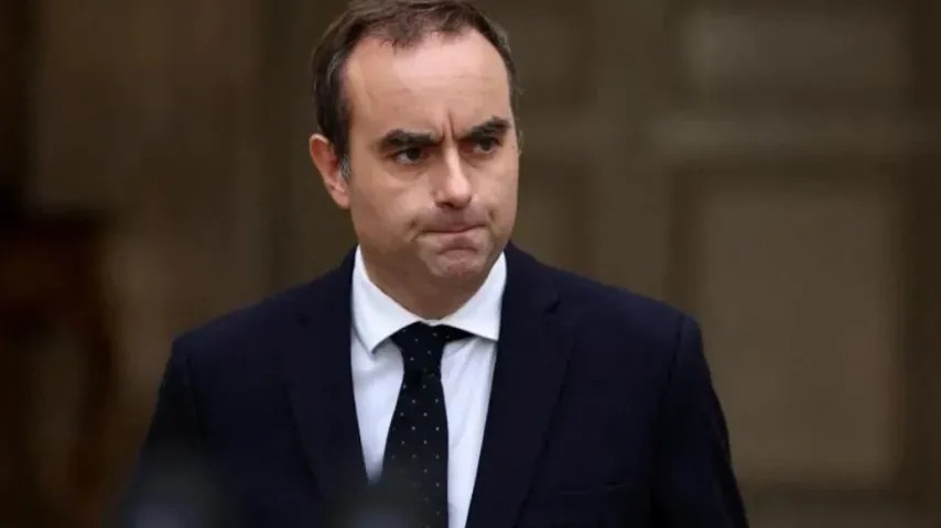 Bataille décisive à Paris, Lecornu face au vote qui pourrait ébranler le gouvernement