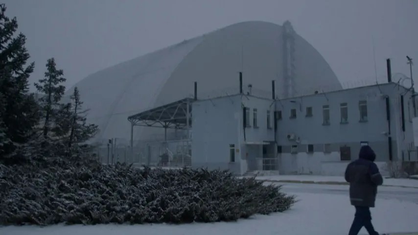 Bouclier protecteur de la centrale de Tchernobyl hors service à cause de drones russes