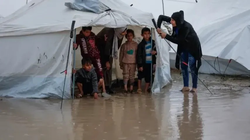 Des tempêtes à Gaza tuent 14 Palestiniens, dont 3 enfants
