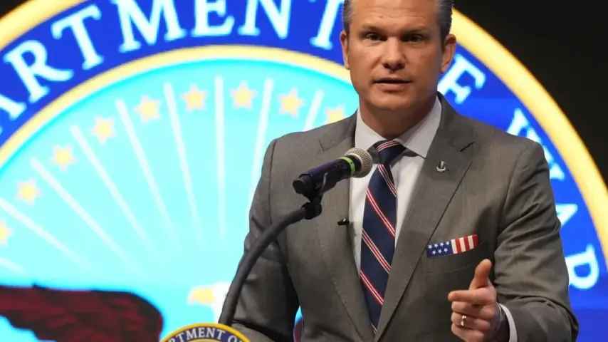 Hegseth défend les attaques meurtrières contre des navires suspectés du cartel dans les Caraïbes