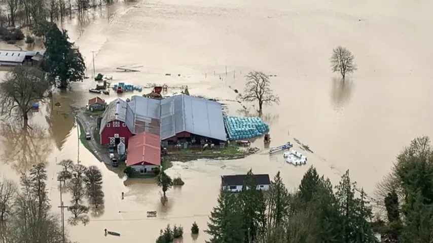 Inondations catastrophiques à Washington, les habitants ordonnés d'évacuer immédiatement
