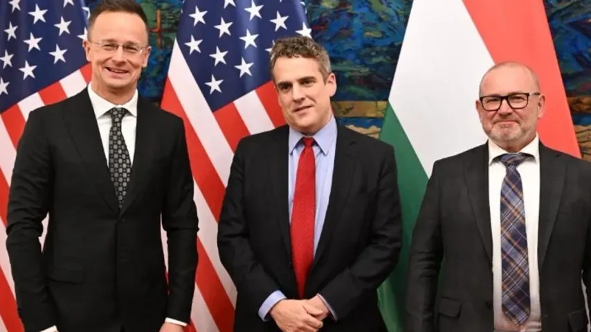 La Hongrie s'éloigne de la Russie - Budapest importera du gaz américain