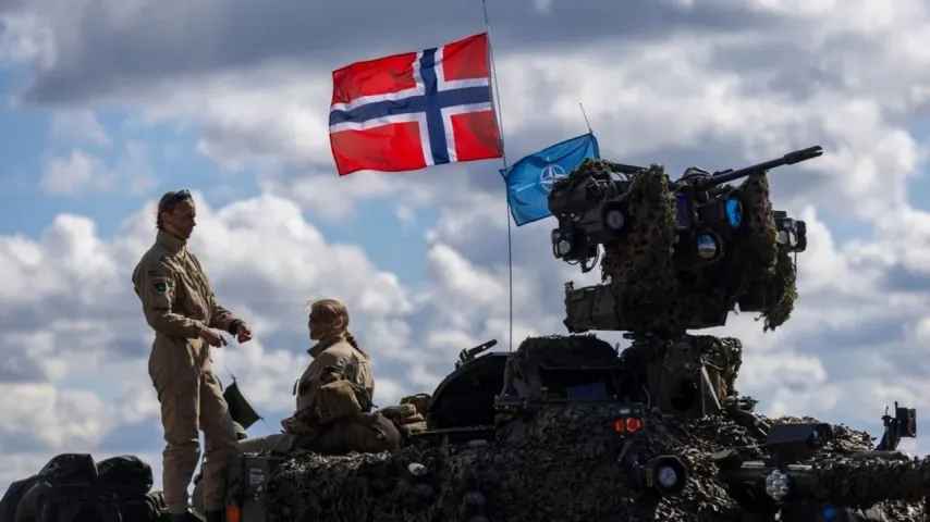 La Norvège se réarme, achète deux sous-marins et des missiles à longue portée