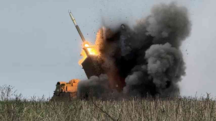 La Russie annonce de vastes frappes aériennes, l'Ukraine signale des coupures de courant nationales