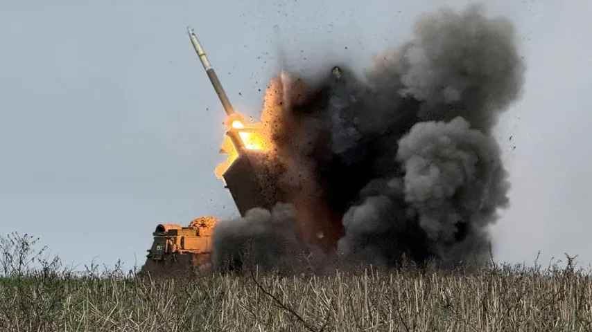 La Russie annonce de vastes frappes aériennes, l'Ukraine signale des coupures de courant nationales