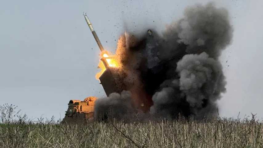 La Russie annonce de vastes frappes aériennes, l'Ukraine signale des coupures de courant nationales