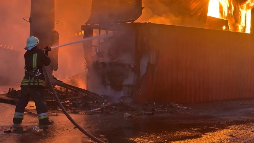 La Russie riposte après attaque ukrainienne d'un pétrolier; frappe Odesa: 7 tués, 15 blessés