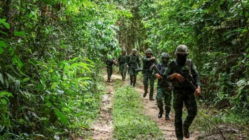 La Thaïlande lance des frappes aériennes contre le Cambodge