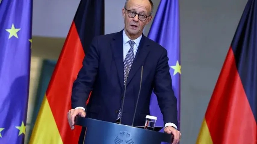 L'Allemagne durcit la loi sur la nationalité; responsables: l'asile divisé par deux!