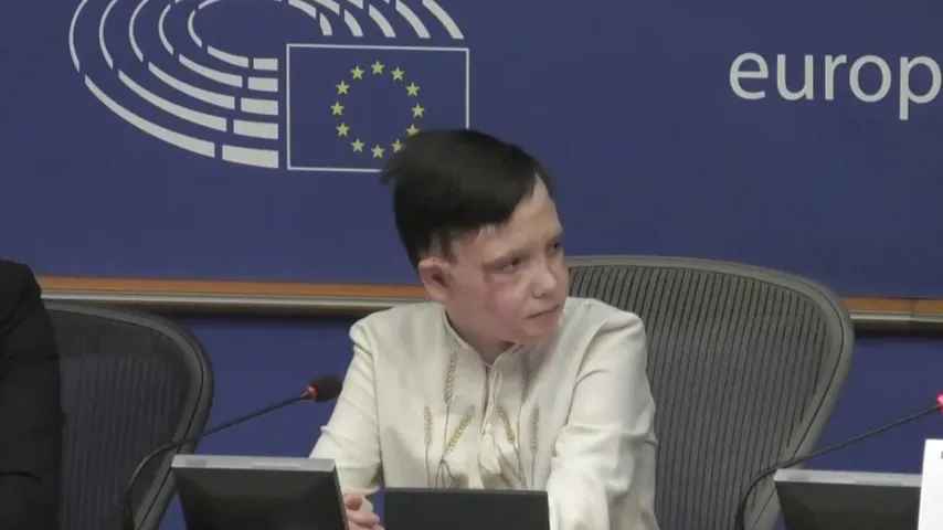 L'histoire touchante d'un Ukrainien de 11 ans qui a ému les eurodéputés