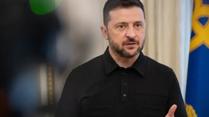 L'Ukraine demande 'clarté' sur la rencontre des représentants de Trump et de Russie, dit Zelensky