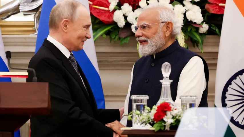 Poutine défie les sanctions américaines et promet de poursuivre les livraisons de pétrole à l'Inde