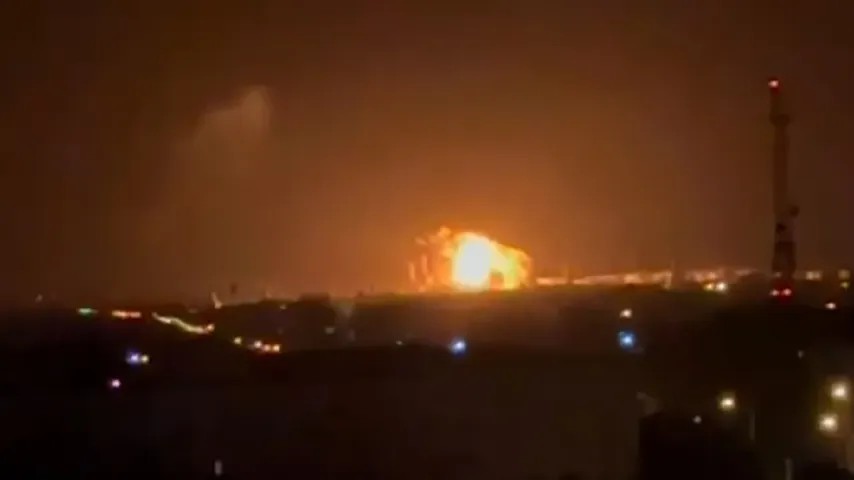 Sites pétroliers russes attaqués, drones ukrainiens frappent dépôt et raffinerie