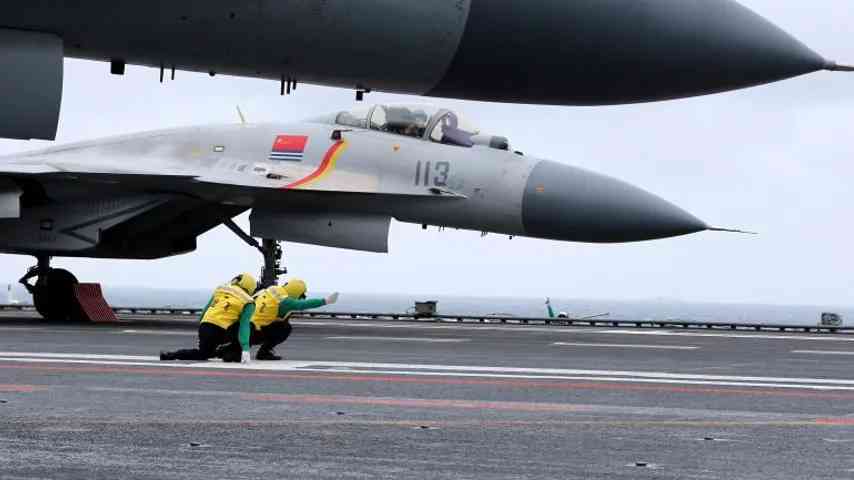 Tensions entre le Japon et la Chine : un chasseur chinois vise un avion japonais