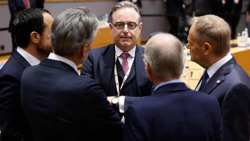 Tous les regards sur la Belgique, qui refuse l'usage des actifs russes, Zelensky : Non