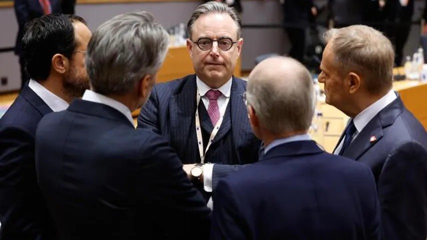 Tous les regards sur la Belgique, qui refuse l'usage des actifs russes, Zelensky : Non