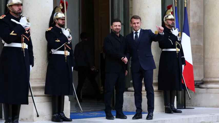 Zelensky à Paris pour des pourparlers avec Macron sur la paix en Ukraine