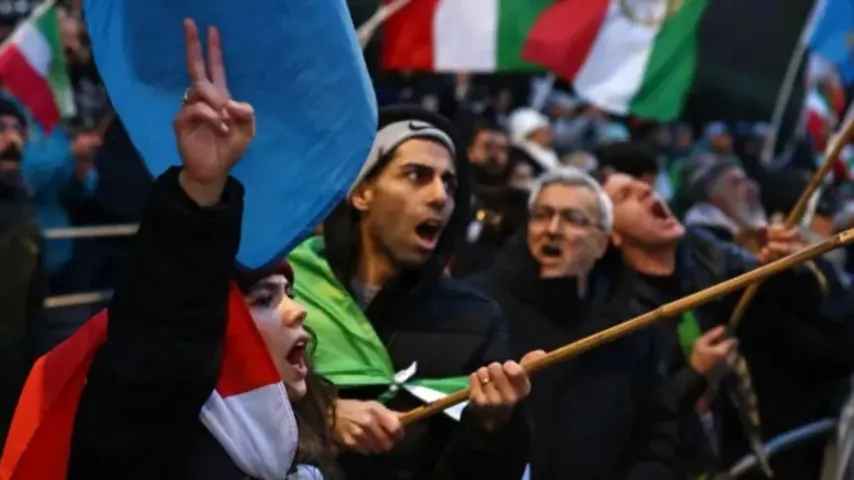 États-Unis : appel aux Américains — quittez l'Iran maintenant!