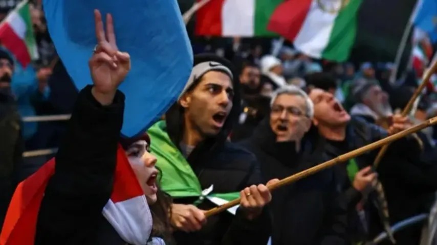 États-Unis : appel aux Américains — quittez l'Iran maintenant!