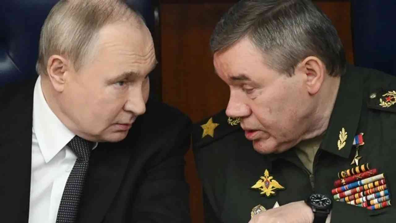 Gerasimov ment constamment à Poutine