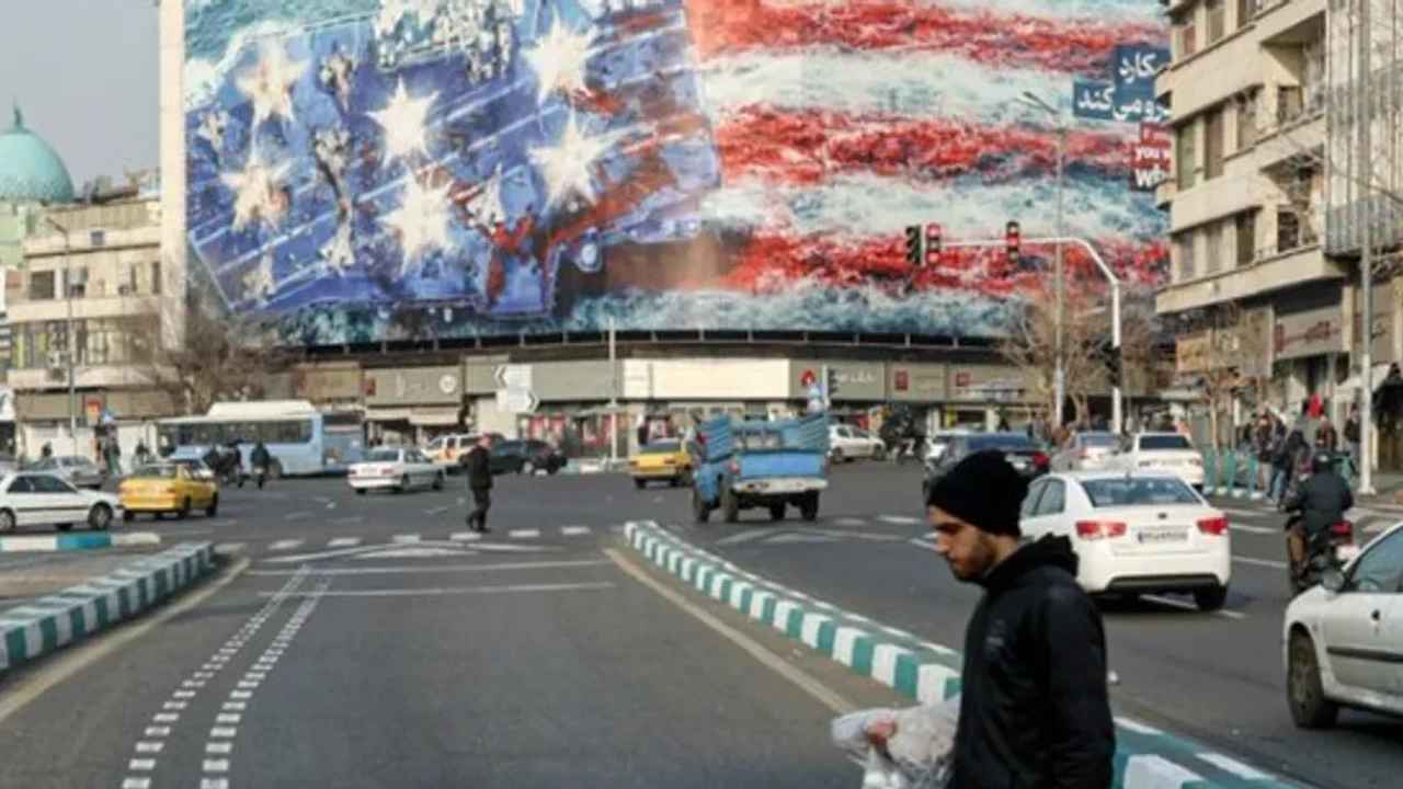 Iran dévoile à Téhéran une fresque sur une place centrale : «avertissement pour les États-Unis»