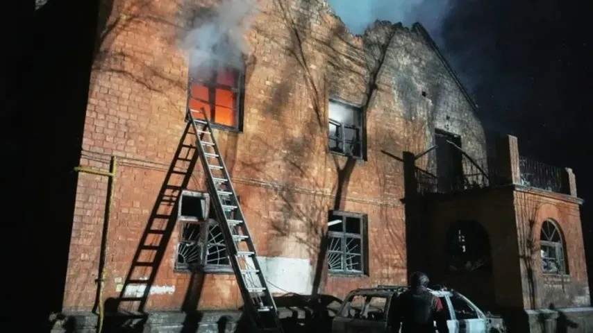 La Russie frappe l'Ukraine avec un missile à capacité nucléaire : images dramatiques publiées